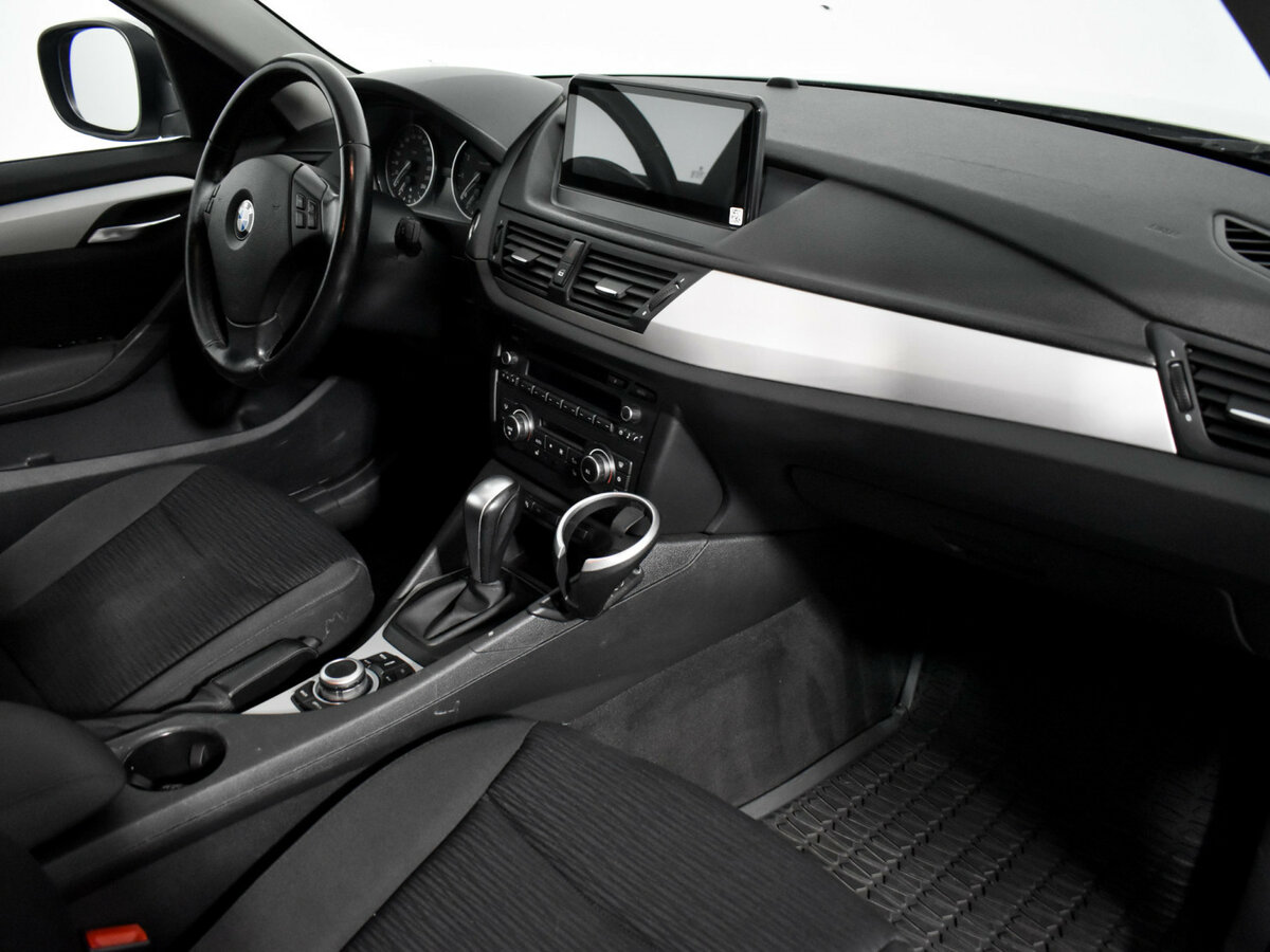 BMW X1 18i I (E84), 2010 Фото №11