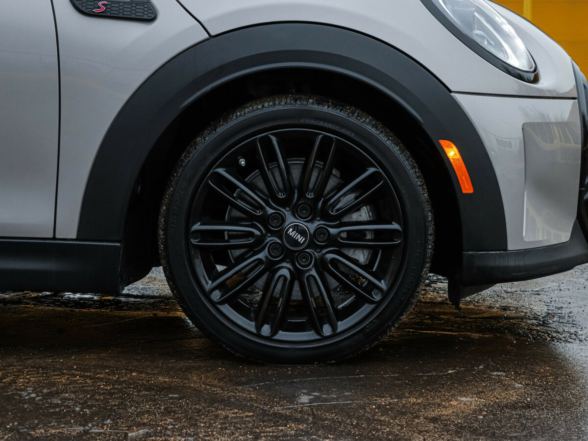 Mini Hatch Cooper S III (F55/F56) Рестайлинг 2, 2024 Фото №11