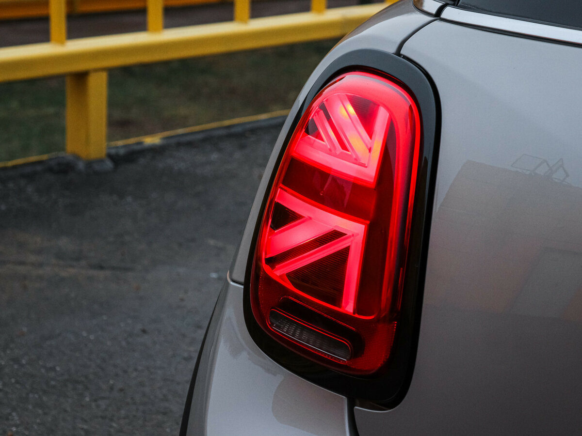 Mini Hatch Cooper S III (F55/F56) Рестайлинг 2, 2024 Фото №14