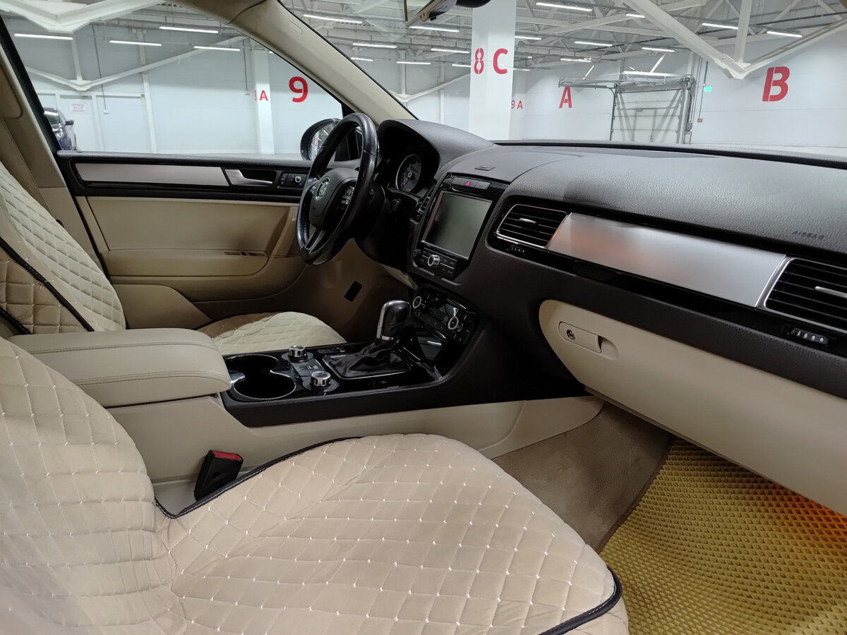 Volkswagen Touareg II, 2011 Фото №11