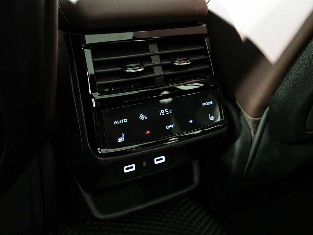 Geely Monjaro I, 2023 Фото №24