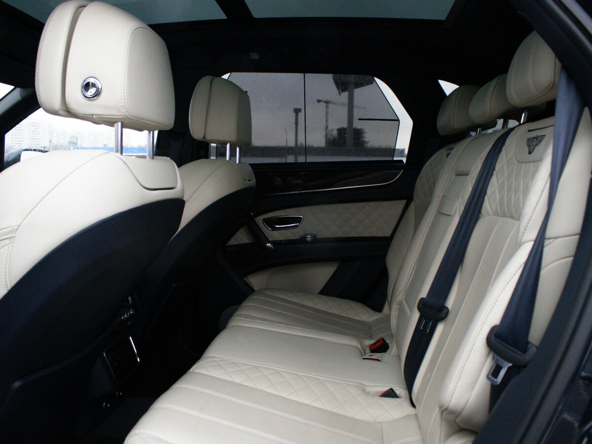 Bentley Bentayga I, 2016 Фото №11