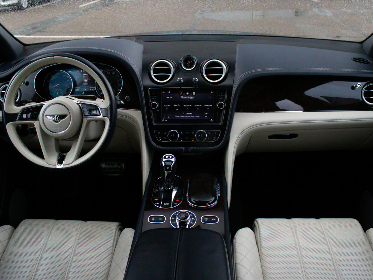 Bentley Bentayga I, 2016 Фото №12