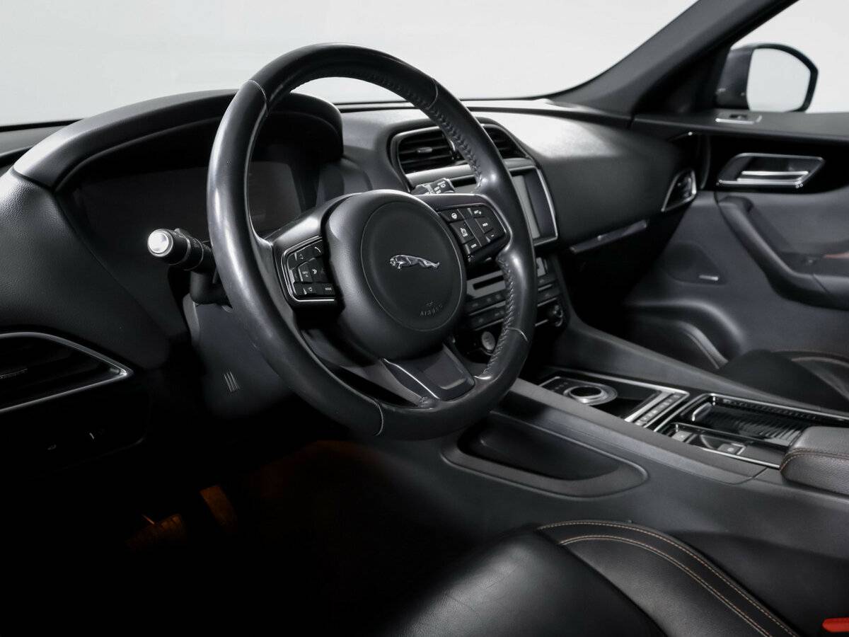 Jaguar F-Pace I, 2017 Фото №14
