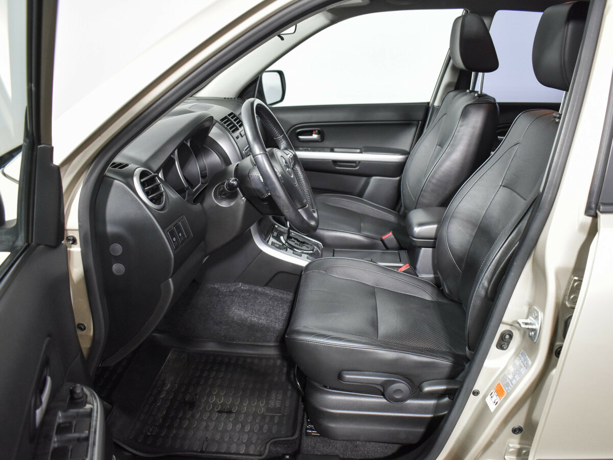 Suzuki Grand Vitara II Рестайлинг, 2010 Фото №10