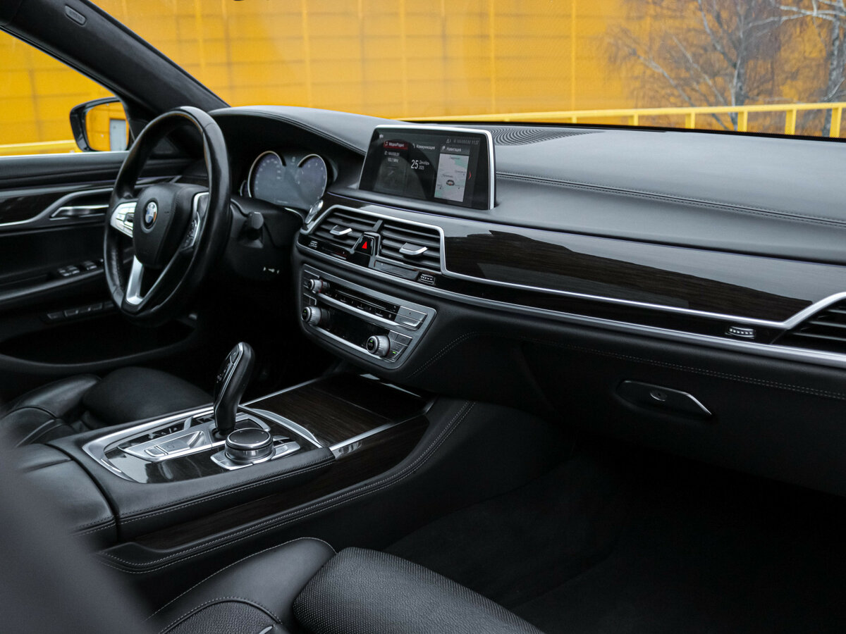 BMW 7 серии Long 750Li xDrive VI (G11/G12), 2017 Фото №7