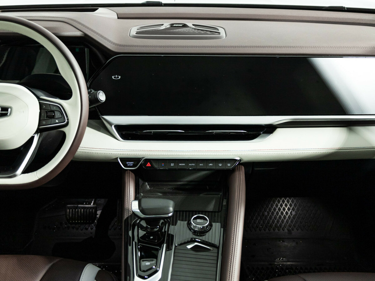 Geely Monjaro I, 2023 Фото №12