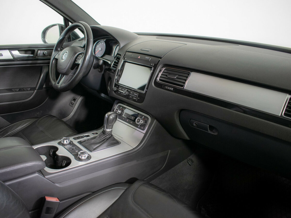 Volkswagen Touareg II, 2011 Фото №9