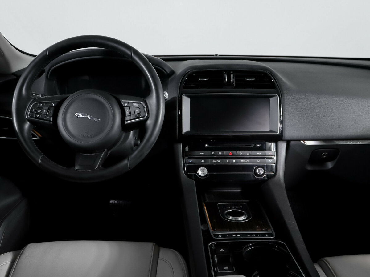 Jaguar F-Pace I, 2016 Фото №12