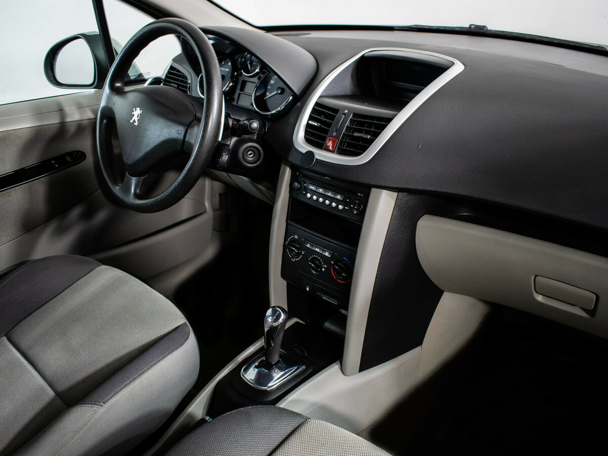 Peugeot 207 I, 2008 Фото №10
