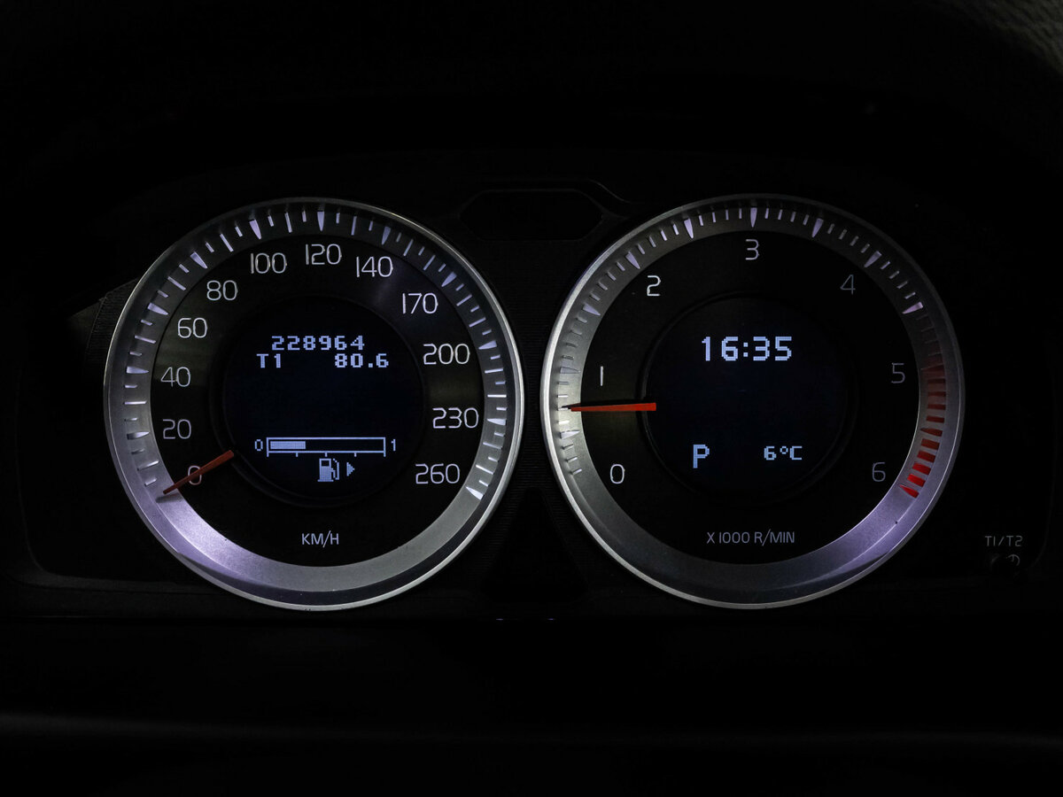 Volvo XC70 II, 2011 Фото №27