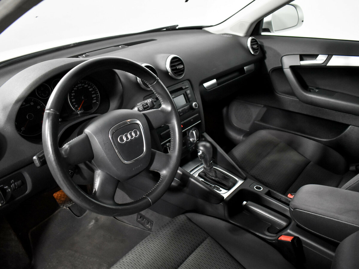 Audi A3 Sportback II (8P) Рестайлинг 2, 2009 Фото №9