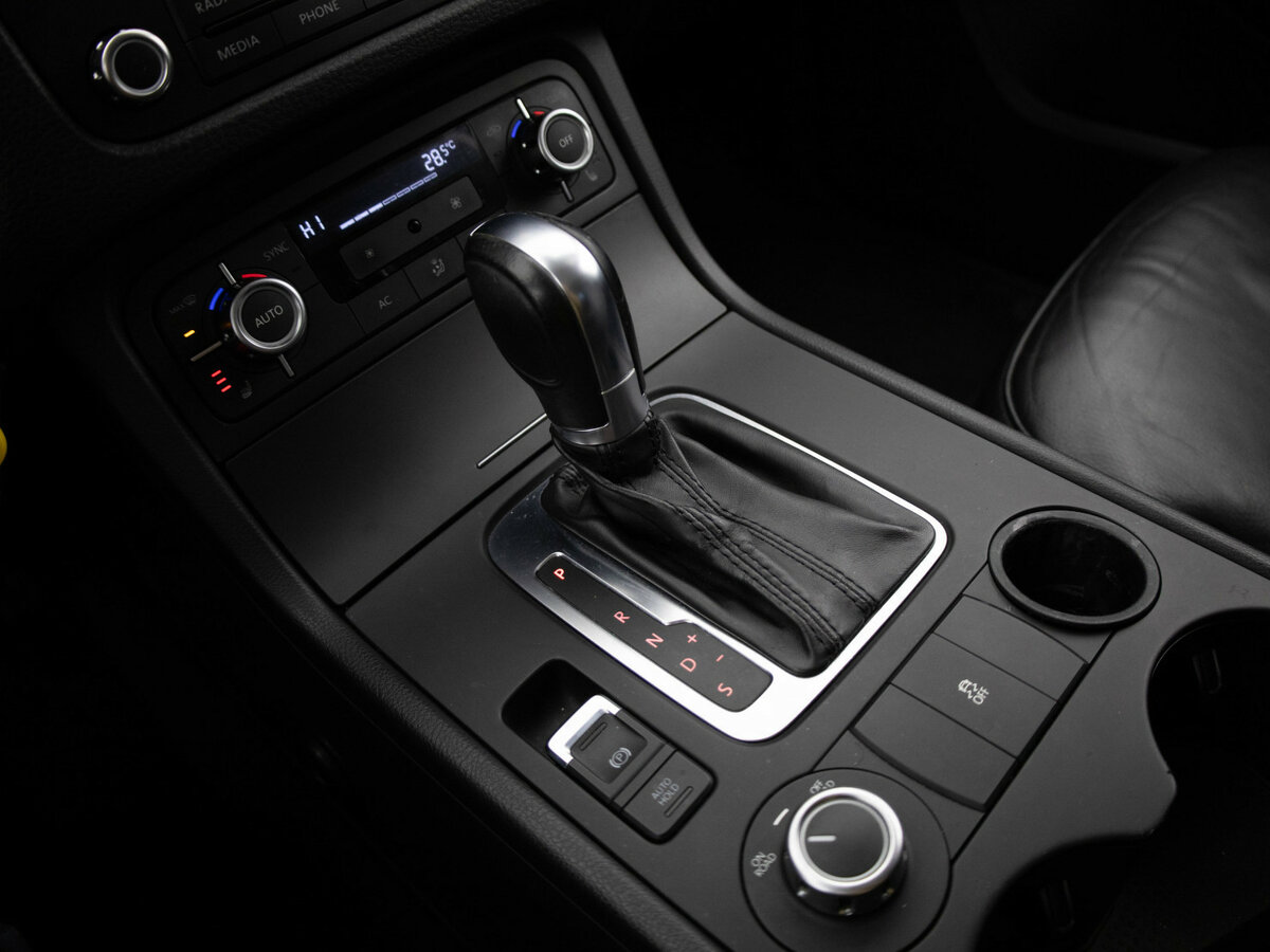 Volkswagen Touareg II, 2011 Фото №13