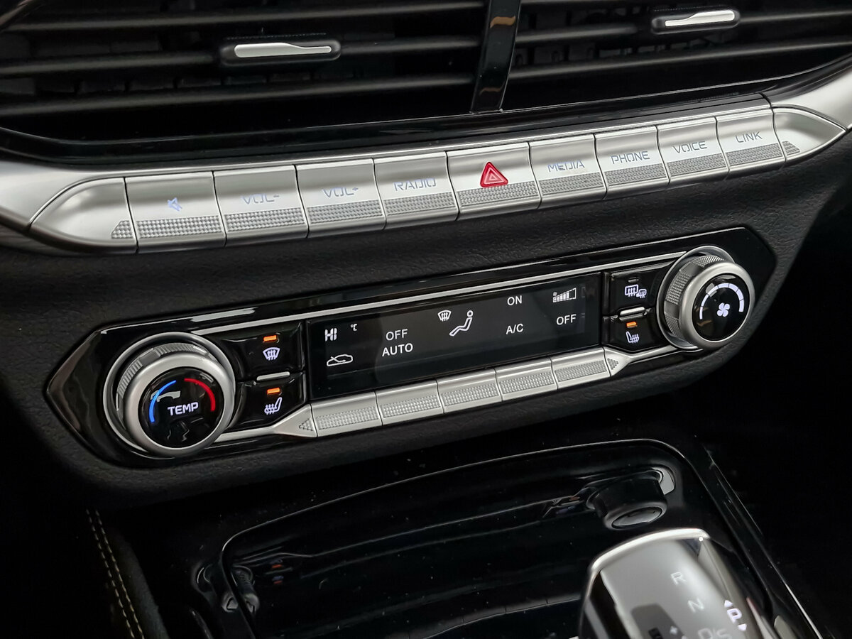 FAW Bestune T77 I, 2024 Фото №22