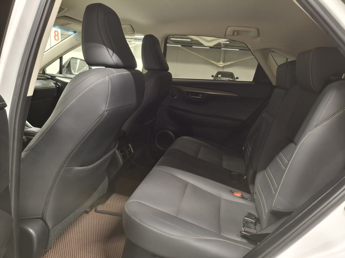 Lexus NX 300 I Рестайлинг, 2018 Фото №11