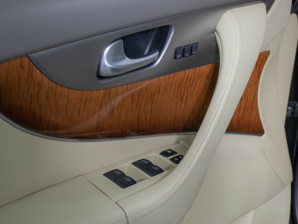 Infiniti QX70, 2015 Фото №12