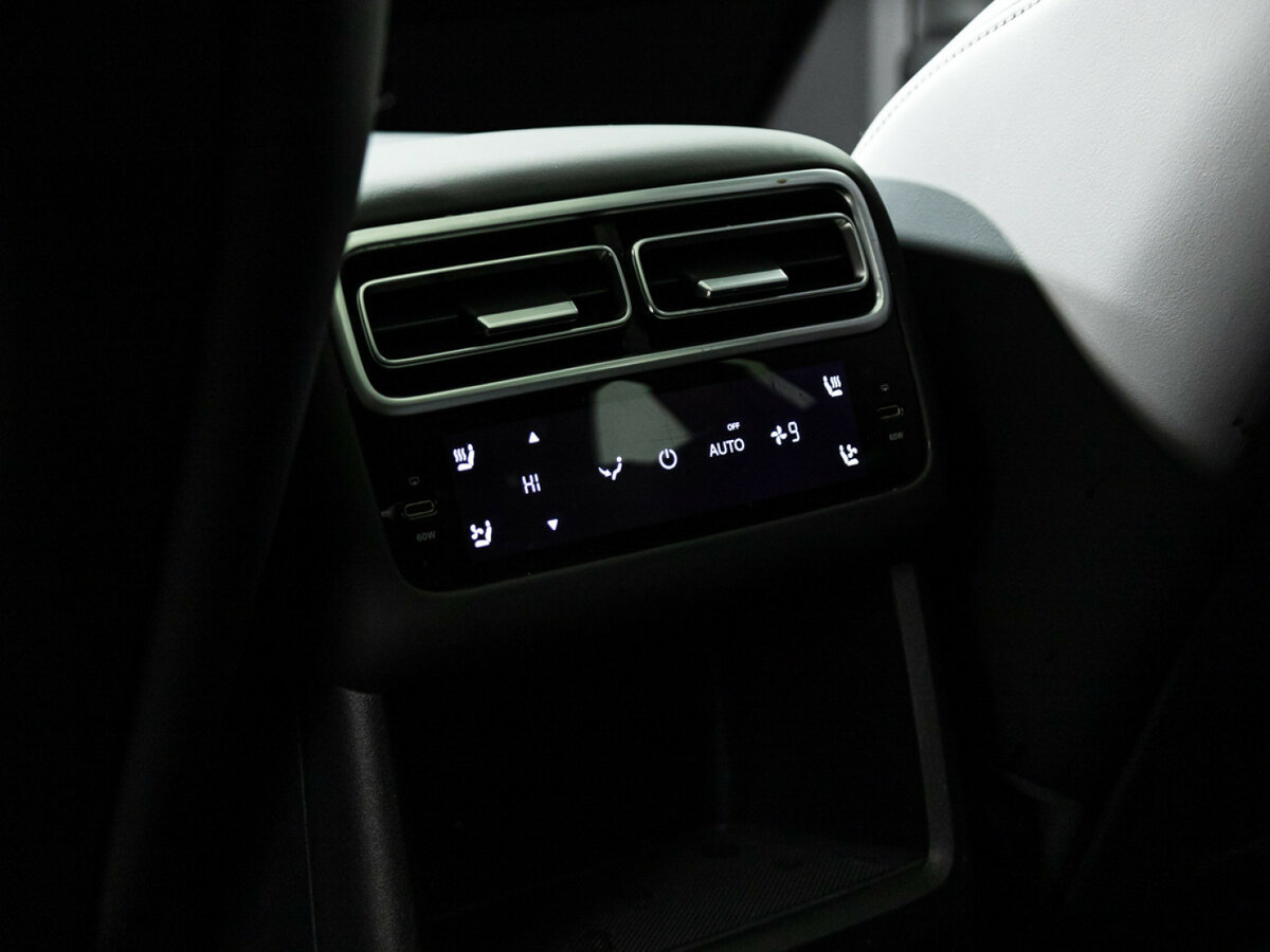 Li Auto (Lixiang) L6, 2024 Фото №22