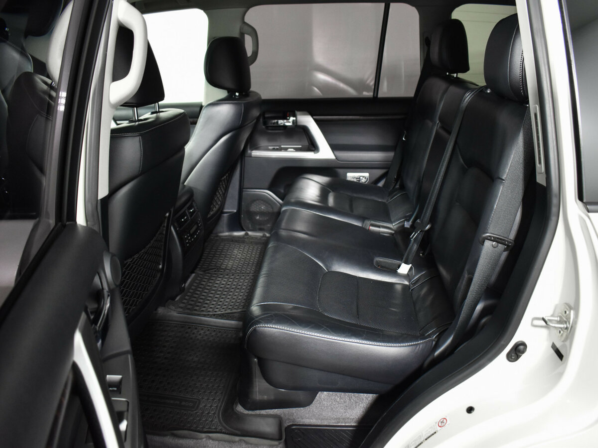 Toyota Land Cruiser 200 Series Рестайлинг 1, 2013 Фото №9