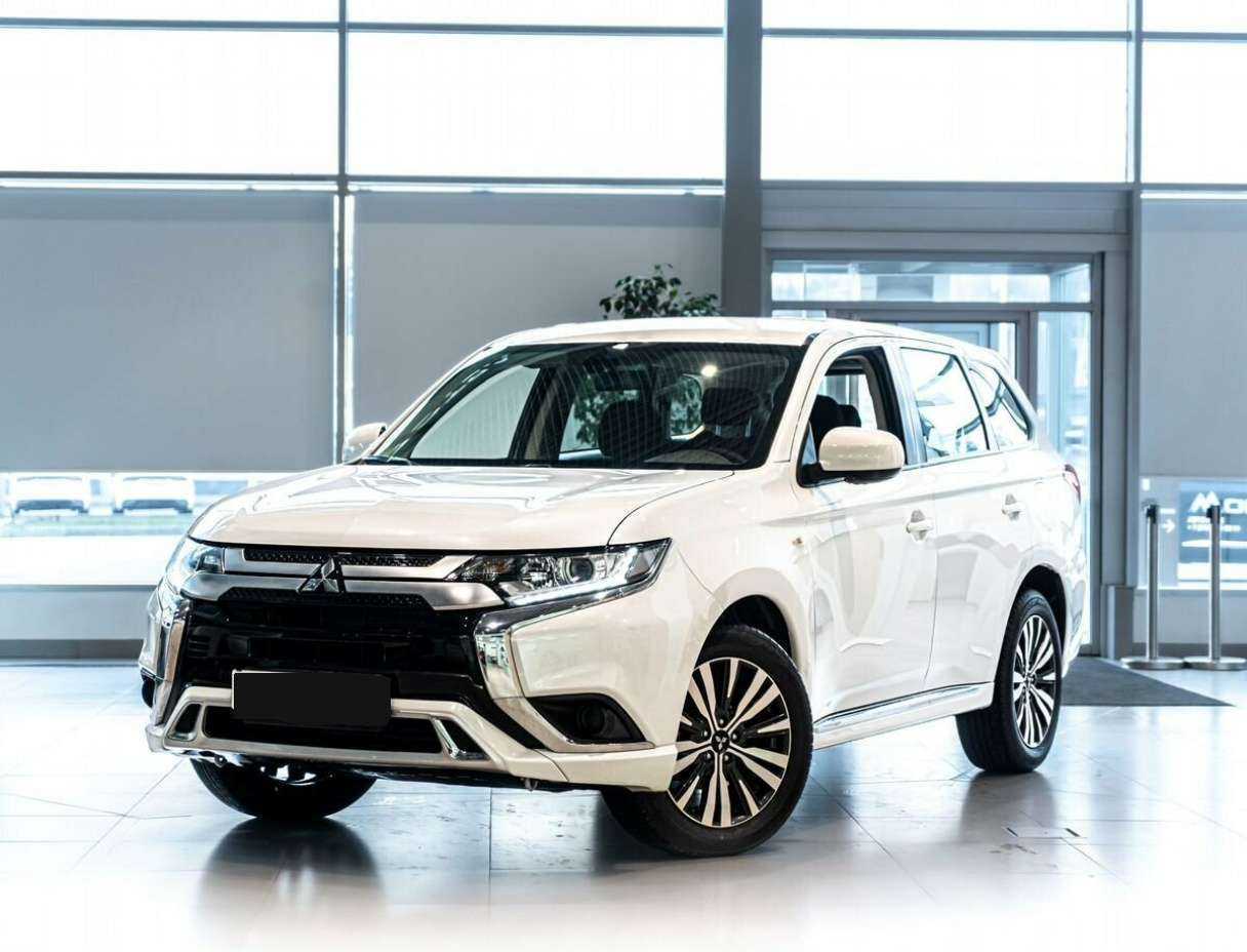 Mitsubishi Outlander, 2022 - 235 км. | Фото №1